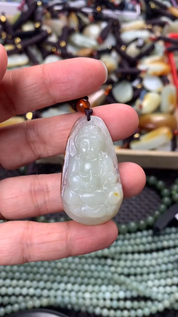 【闪购商品】和田玉颈饰未镶嵌多样性发货没有证书拍一发一有瑕