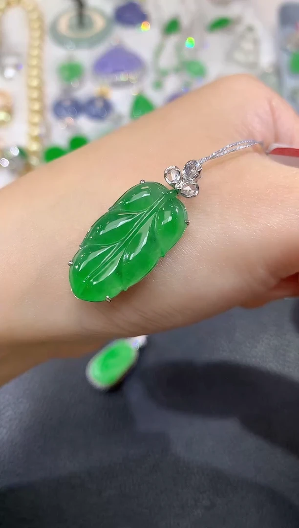 吊坠(不含链)18K金镶嵌翡翠A54