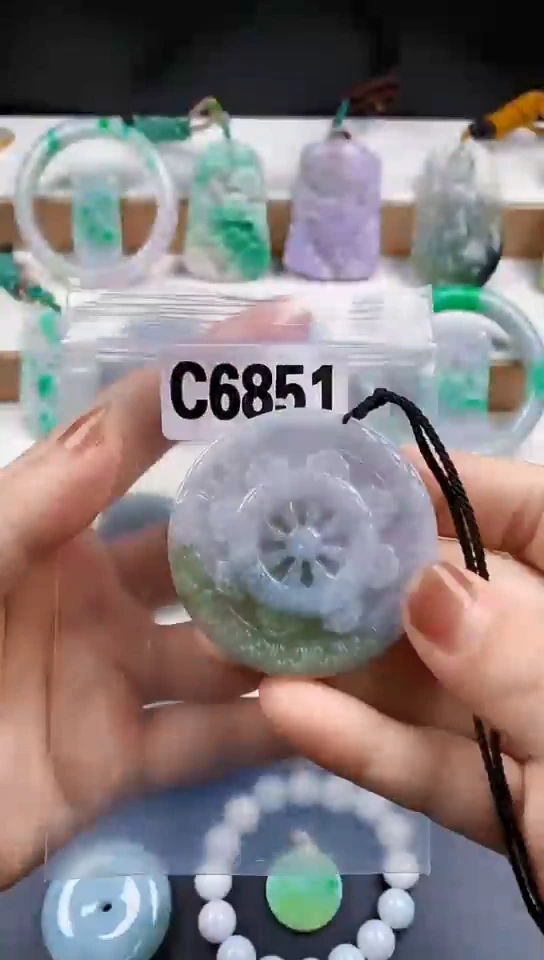 颈饰未镶嵌翡翠天然翡翠吊坠挂件
