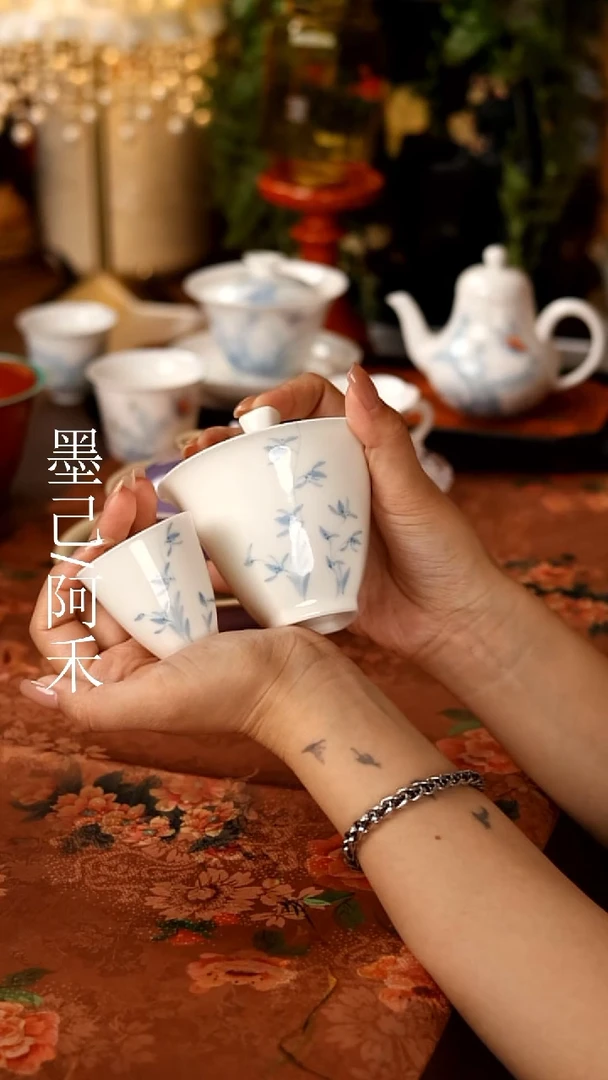 两件套哈哈哈哈哈