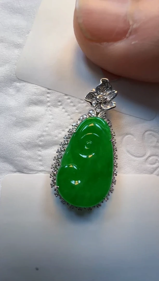 【闪购商品】翡翠吊坠(不含链)18K金镶嵌8680