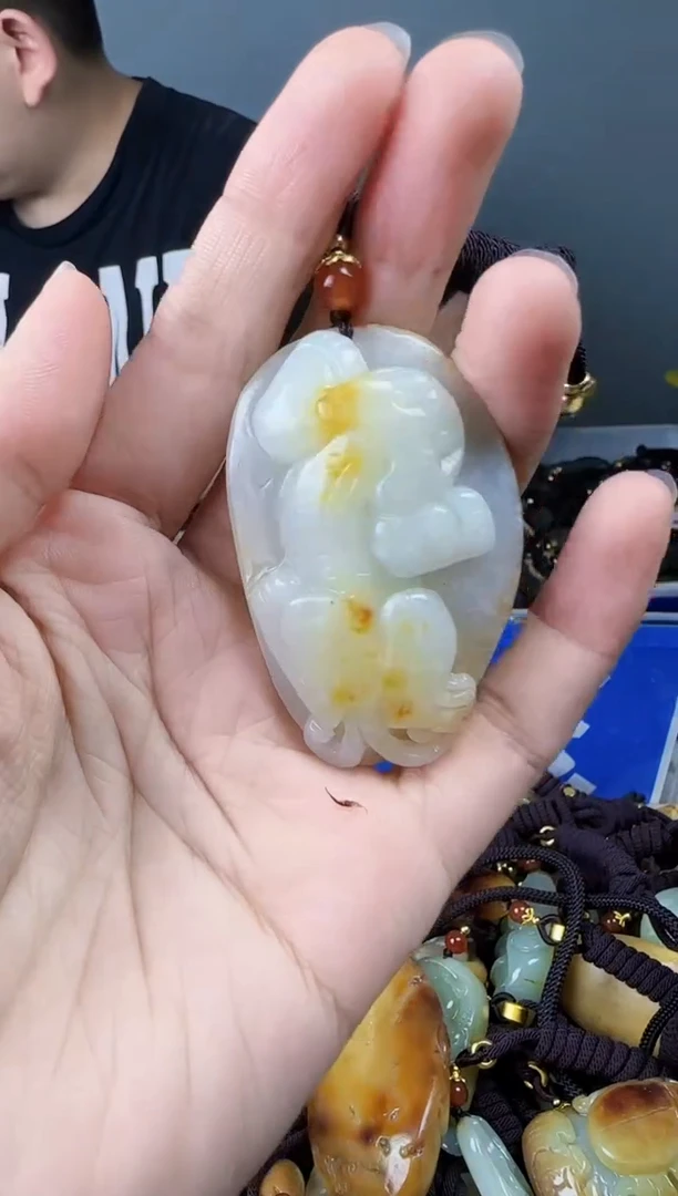 和田玉未镶嵌颈饰1