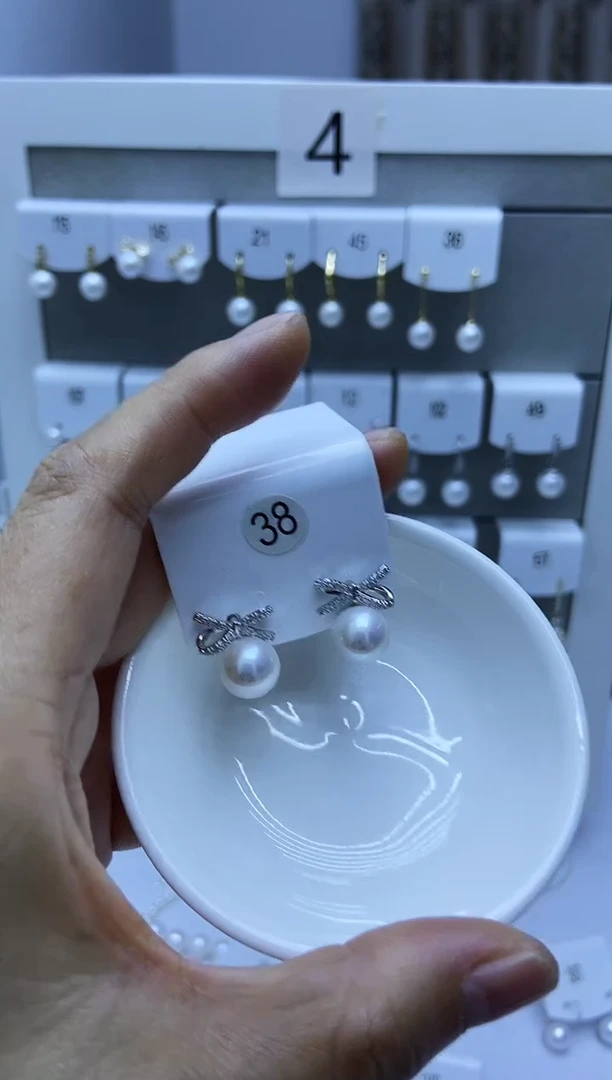 银S925镶嵌耳饰淡水珍珠38