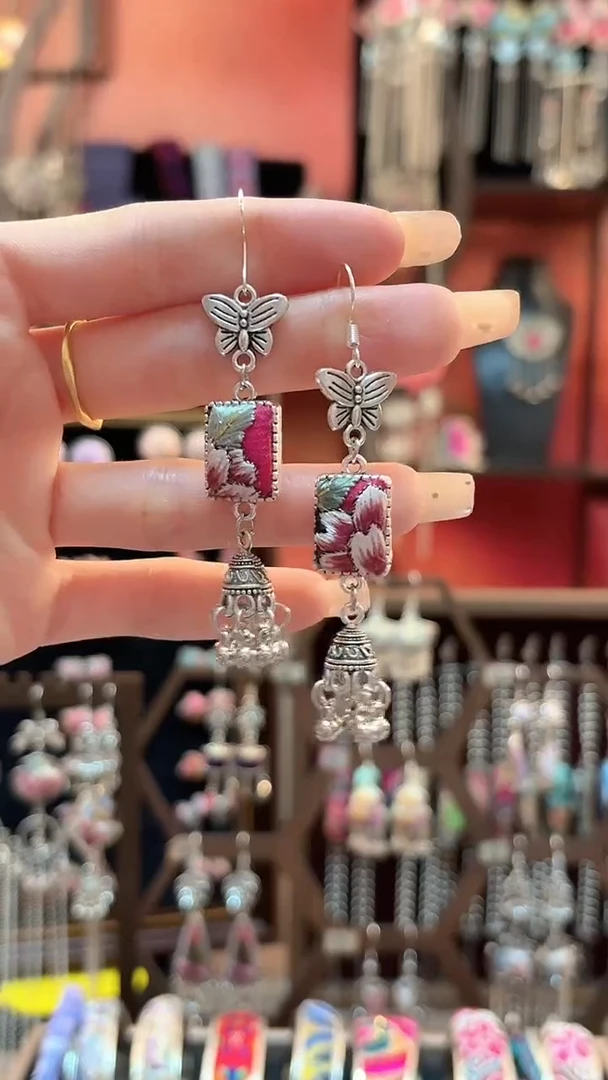 织绣云织谣民族风精美饰品  46