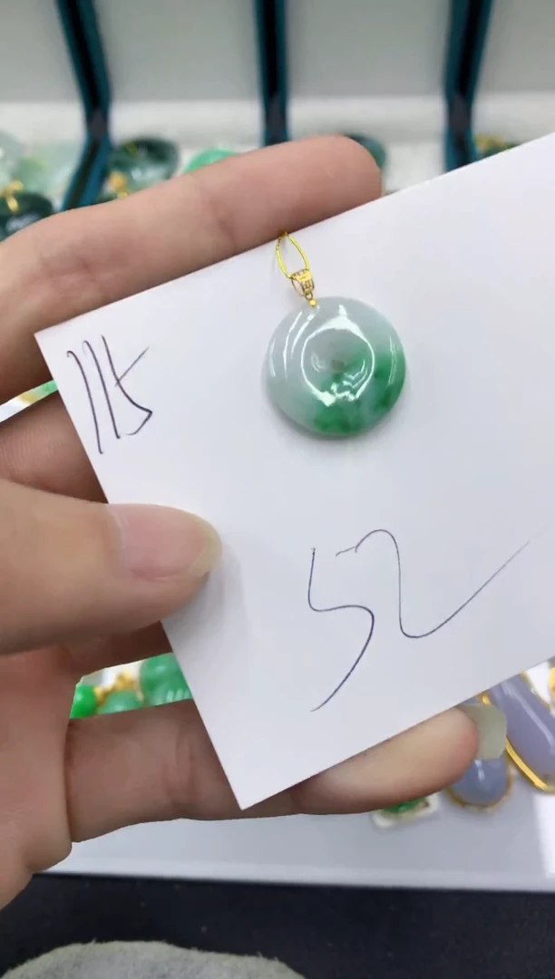 【闪购商品】翡翠颈饰18K金镶嵌翡翠