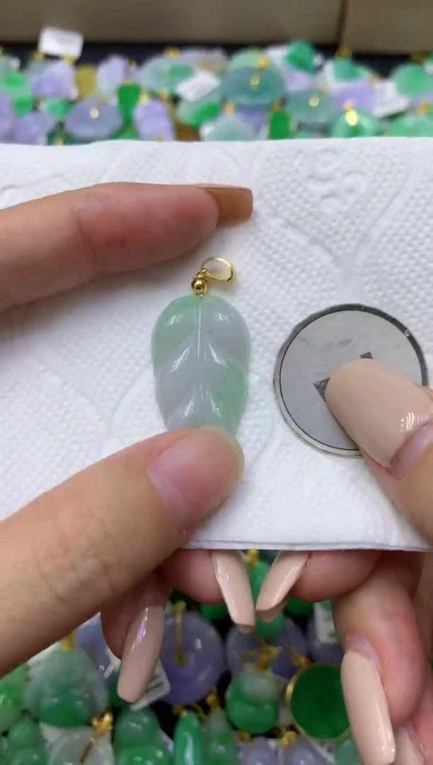 颈饰未镶嵌翡翠天然缅甸翡翠A货