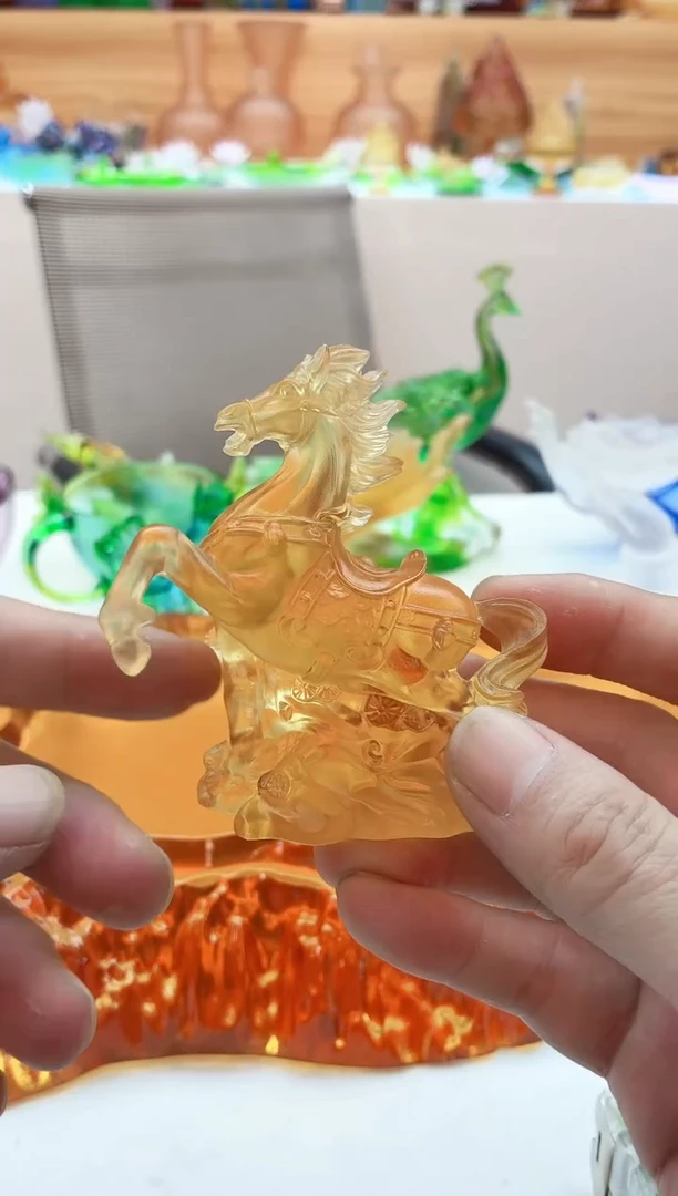 手工艺品琉璃琥珀色生肖马茶宠小摆件8.5公分