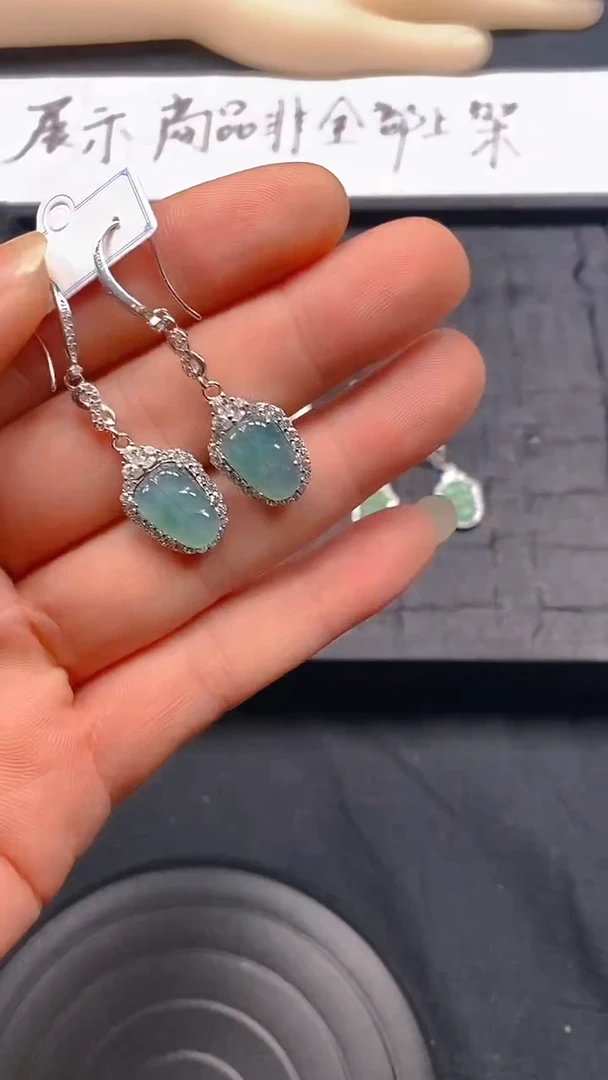 【闪购商品】翡翠耳饰未镶嵌天然A货玉石随机多样性发货