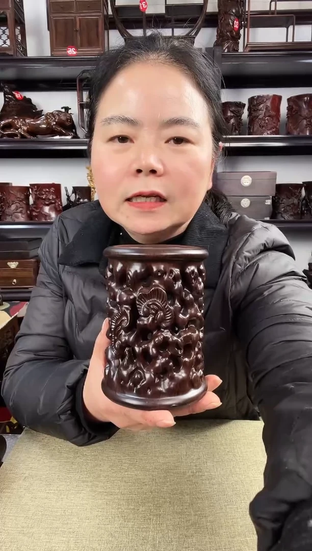 木老李红木工艺品灵芝笔筒