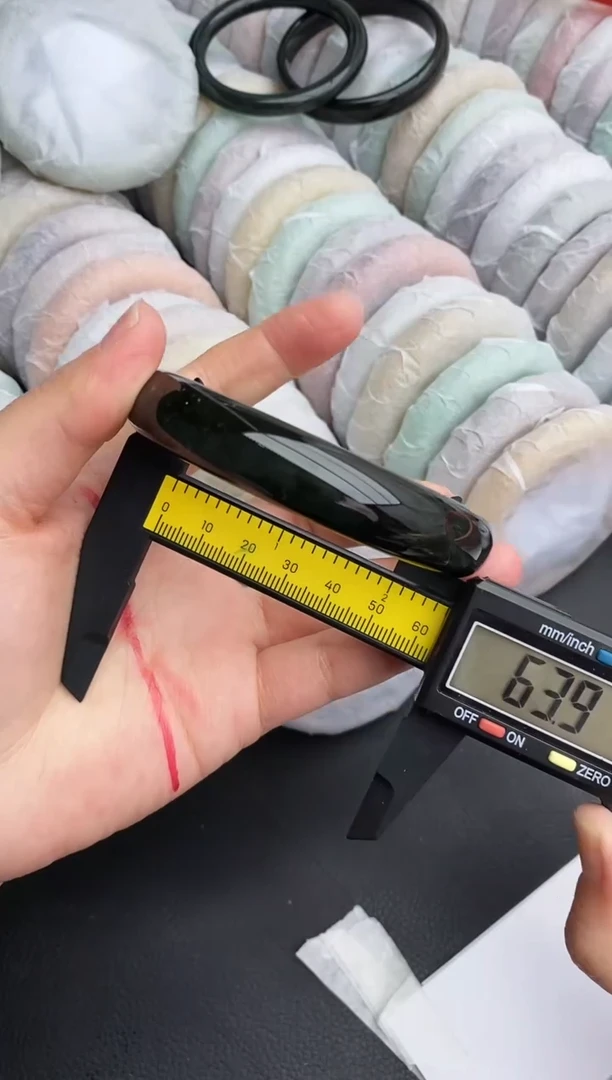 未镶嵌手镯和田玉82+63.9