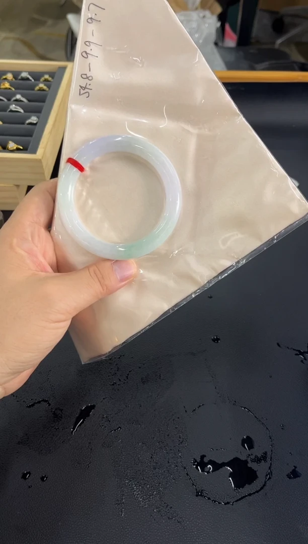 未镶嵌手镯翡翠不***评翡翠手镯  24小时鉴赏