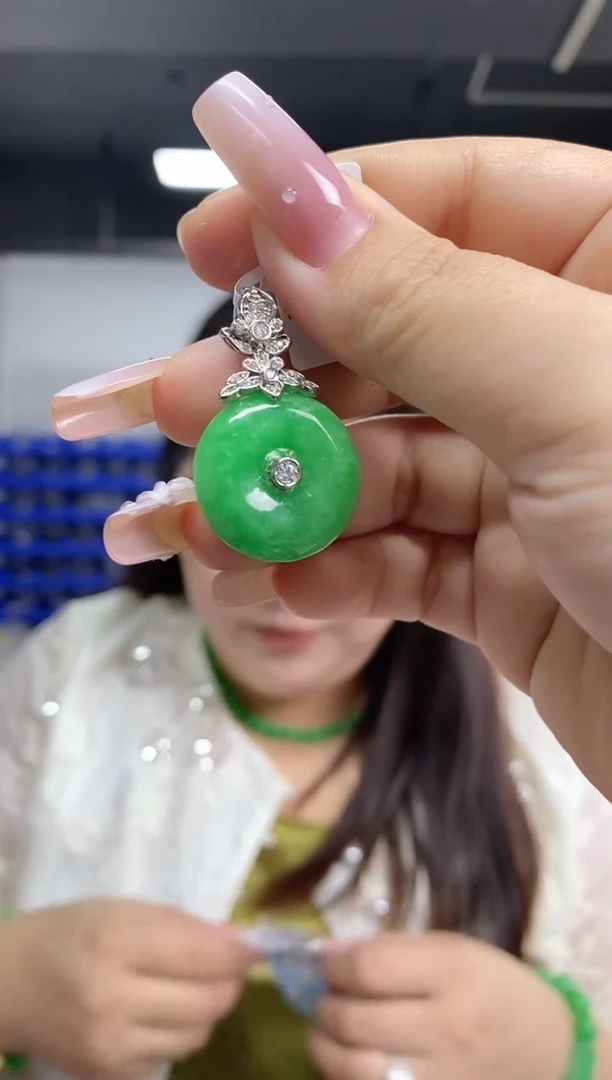 翡翠未镶嵌吊坠(不含链)多样性发其一颜色微差