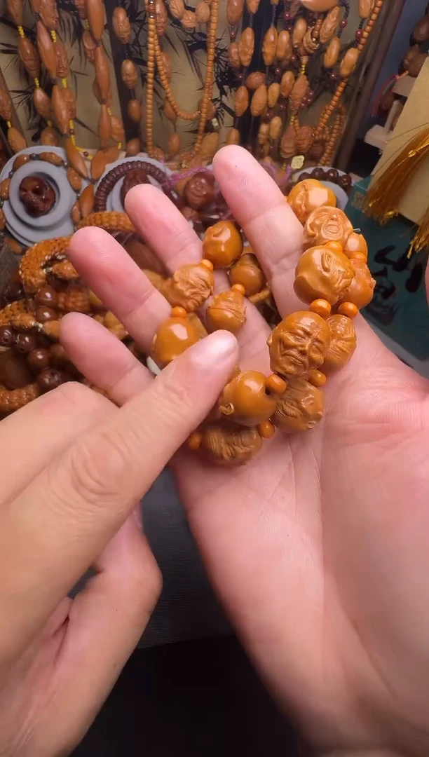 手串橄榄核十八罗汉