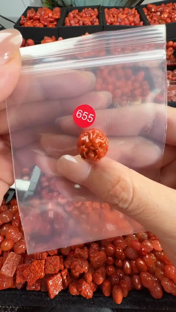 颈饰钛钢南红玛瑙1