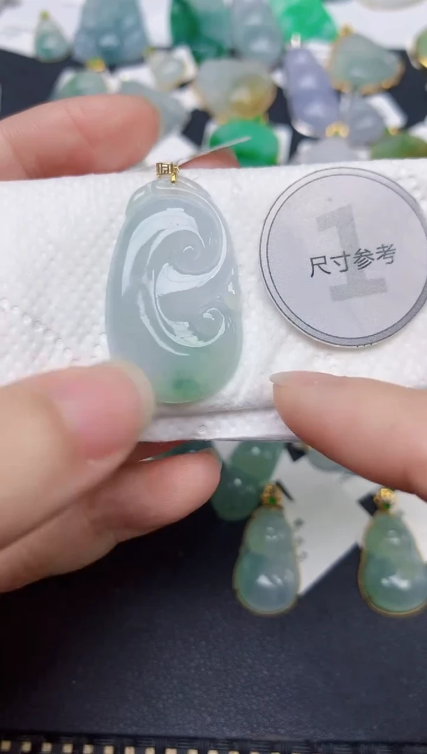 颈饰18K金镶嵌翡翠天然缅甸A货翡翠