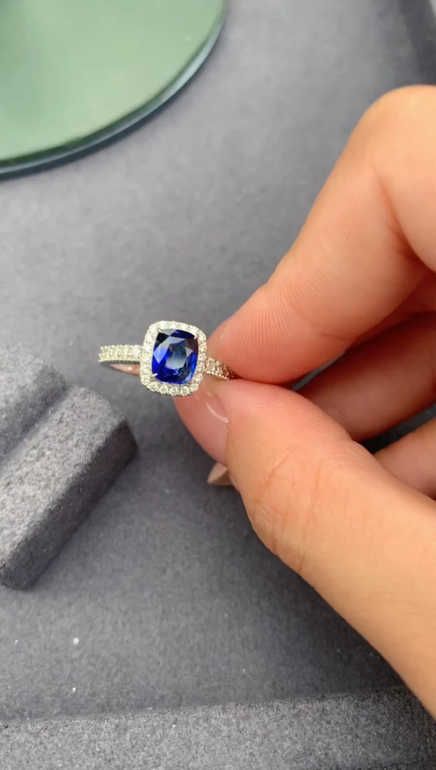 戒指蓝宝石18K金镶嵌1.5ct蓝宝石  定制   FG
