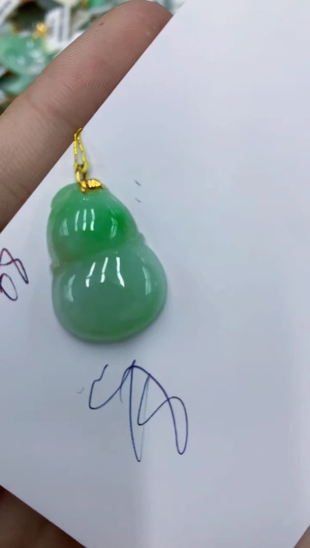 颈饰18K金镶嵌翡翠11111111111