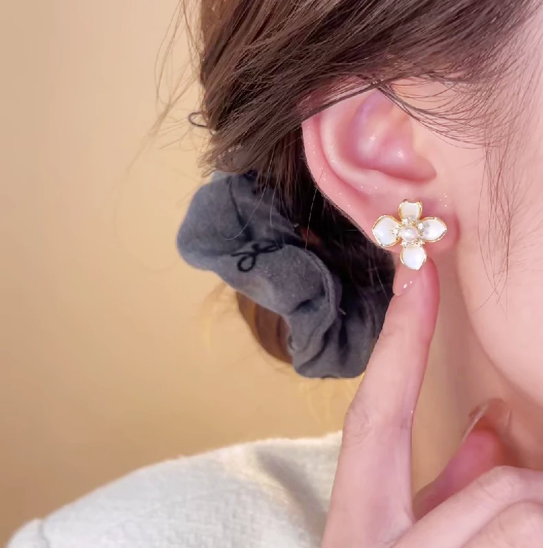 铜合金仿珍珠耳饰 033b【山茶花】女耳钉素款清新精致饰品百搭优雅