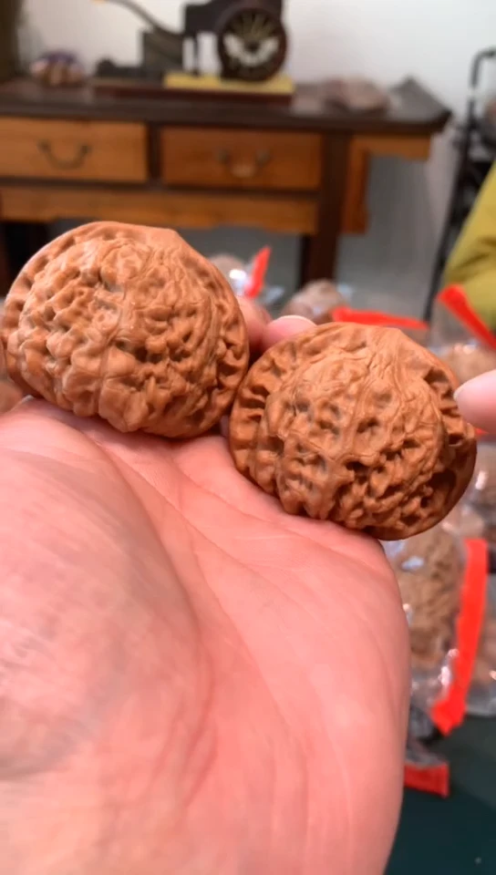 【闪购商品】文玩核桃吊坠大官帽核桃