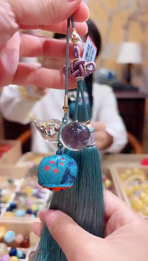 未镶嵌车挂水晶设计款