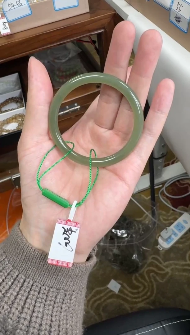 未镶嵌手镯和田玉54