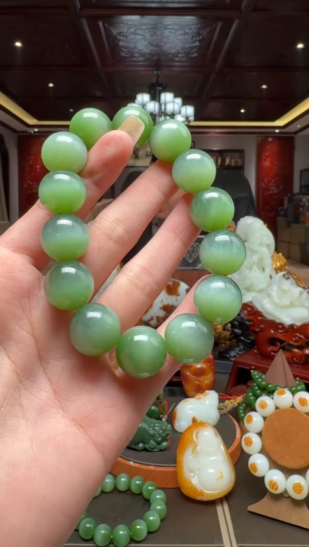 未镶嵌和田玉挂件by