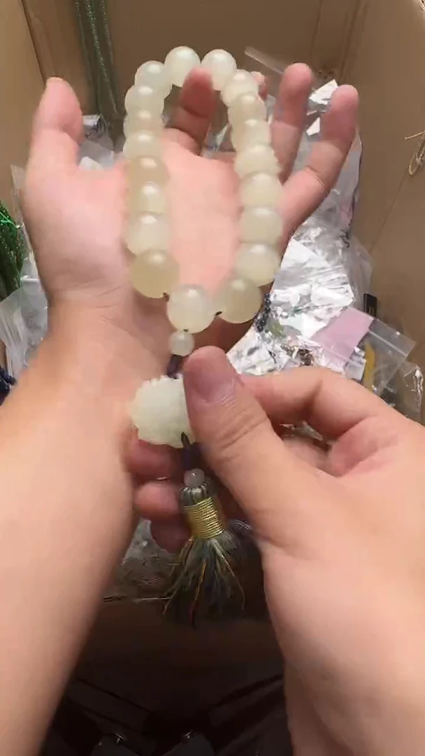 未镶嵌手链水晶T****k上