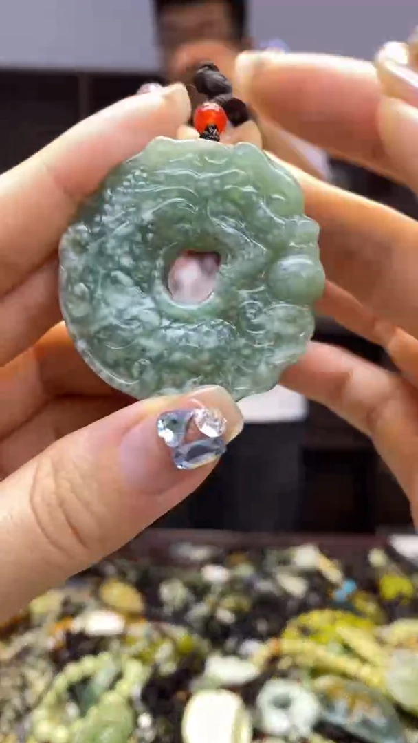 未镶嵌岫玉挂件