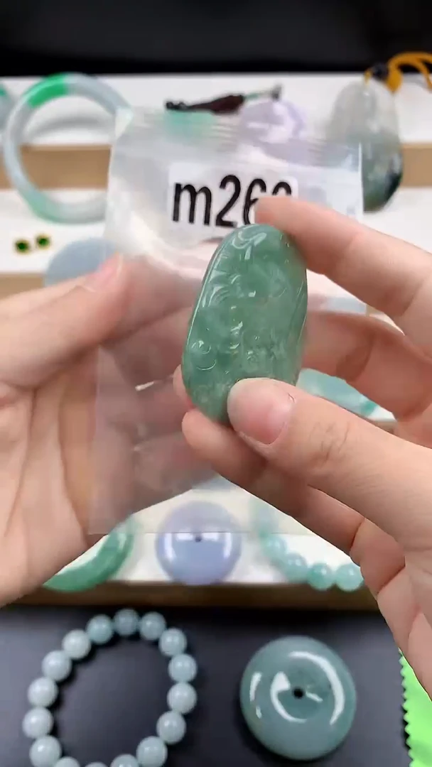 颈饰未镶嵌翡翠天然翡翠吊坠挂件