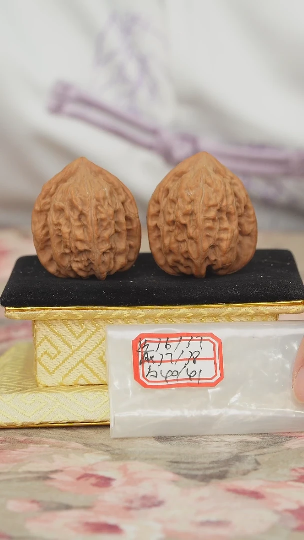 把件文玩核桃赤龙鸡心