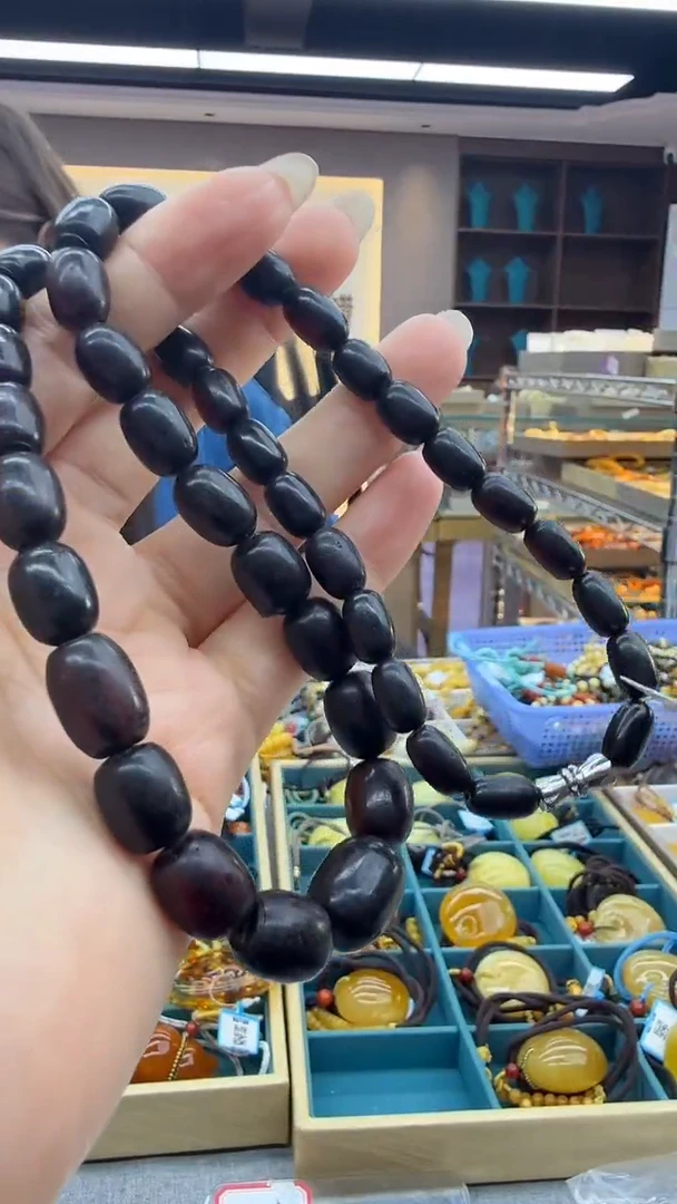 琥珀颈饰未镶嵌104秒拍号 假一罚三