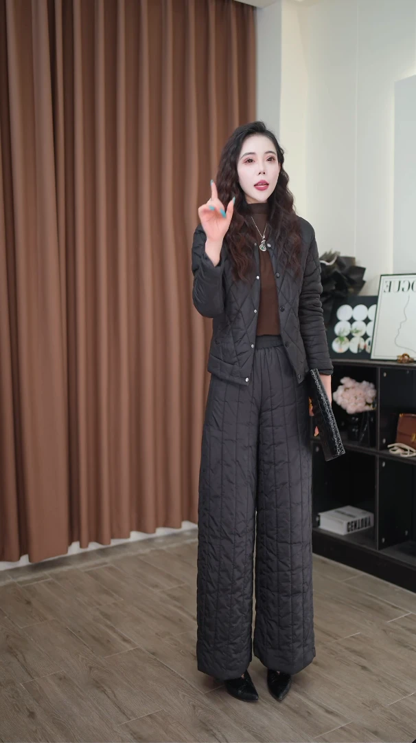棉服套装女2025秋季新款时尚爆款减龄阔腿裤妈妈洋气欧货两件套