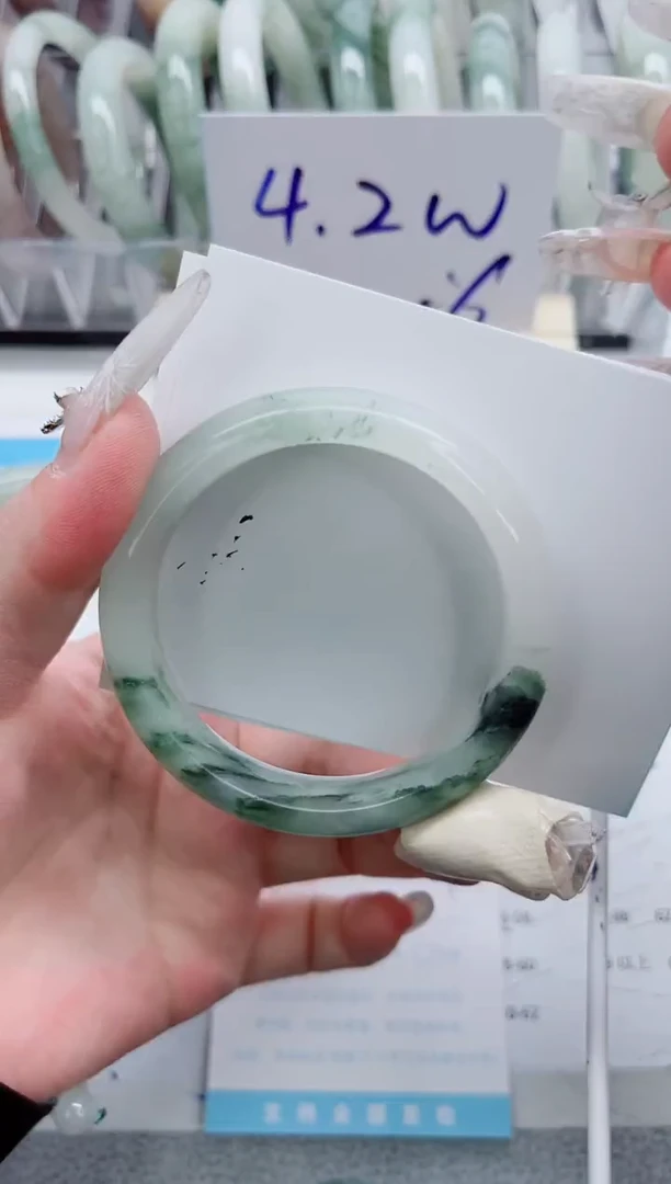 【闪购商品】石英质玉手镯未镶嵌A226-52.9