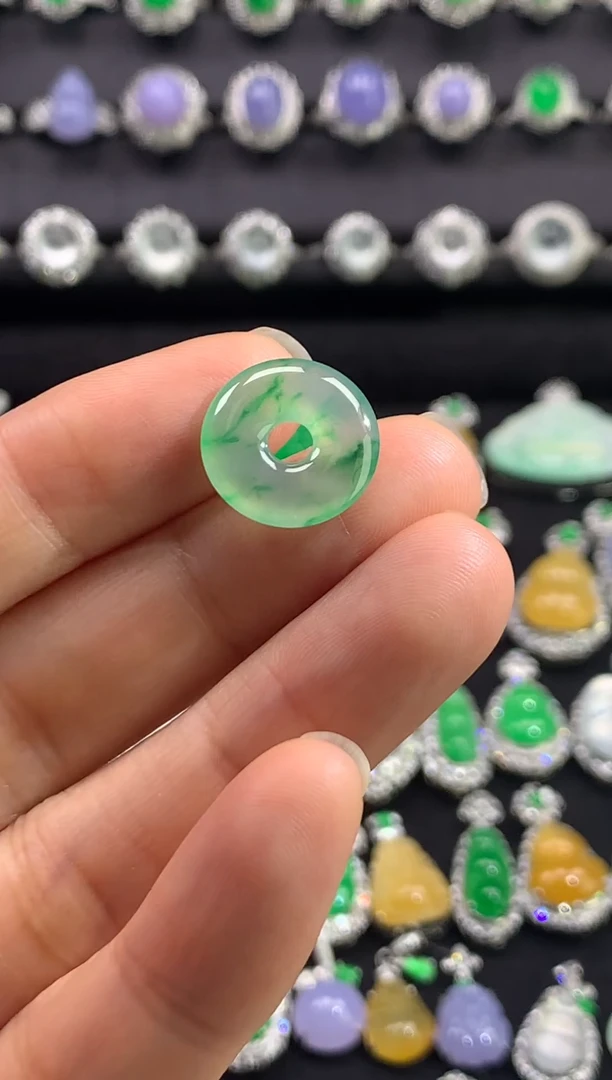 吊坠(赠链)未镶嵌翡翠甜甜圈裸石