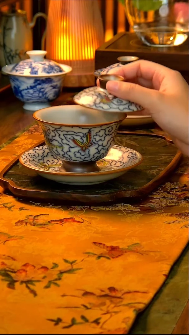 蝴蝶盖碗数量不多