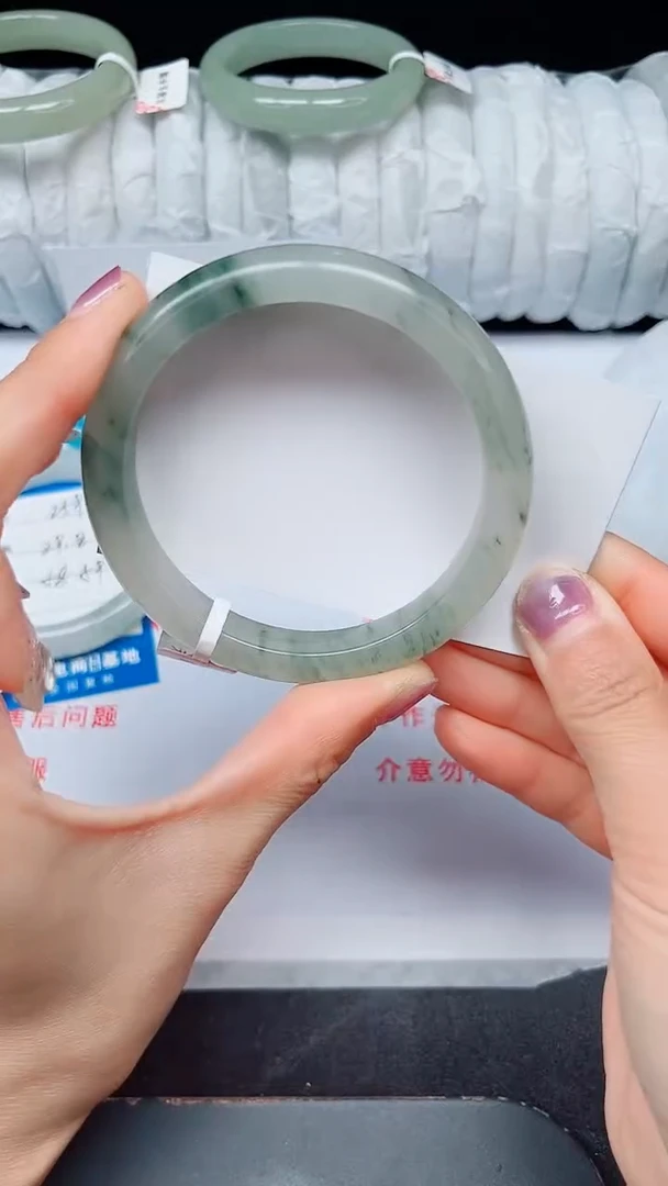 未镶嵌手镯石英质玉260-60/61