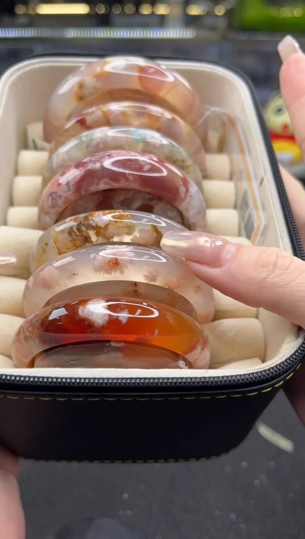 未镶嵌手镯石英质玉尘*丷圈口（赠品镯心）