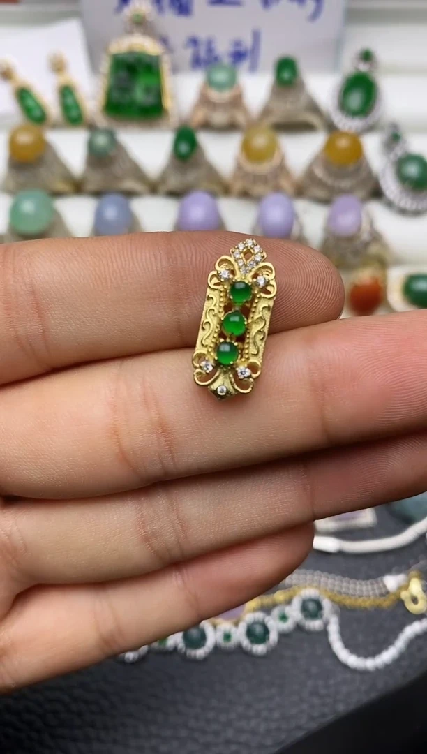 颈饰银S925镶嵌翡翠5500