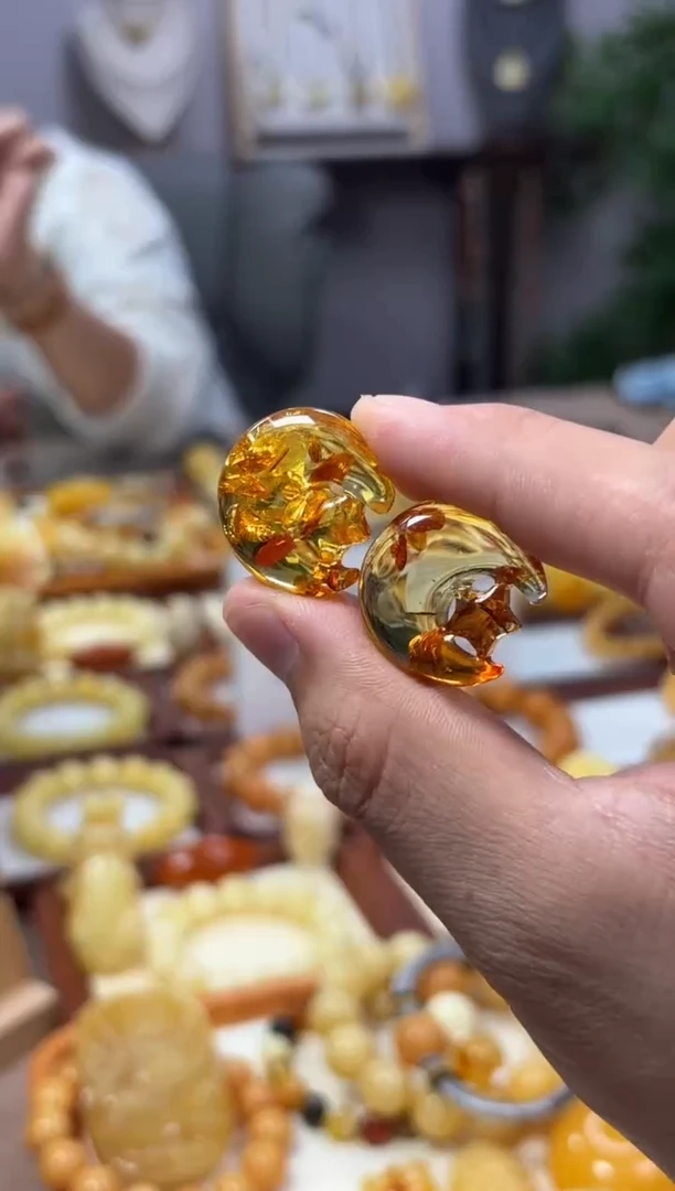 【闪购商品】蜜蜡裸石未镶嵌多样性发一件