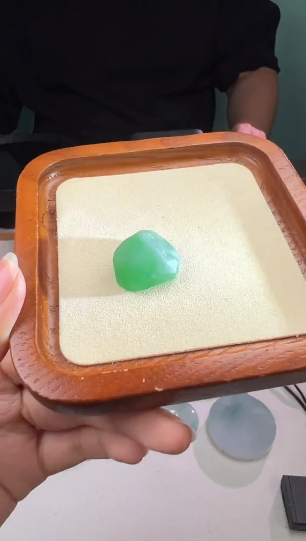 定制翡翠未镶嵌静**阳满色料