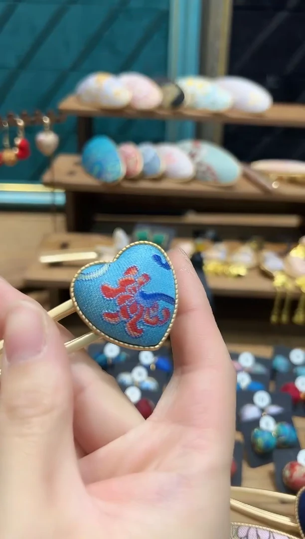 【闪购商品】【一物一拍车2.3】蓝红小爱心鸭嘴夹