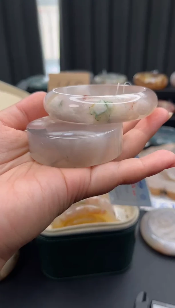 石英质玉手镯未镶嵌赠送镯心（圈口59