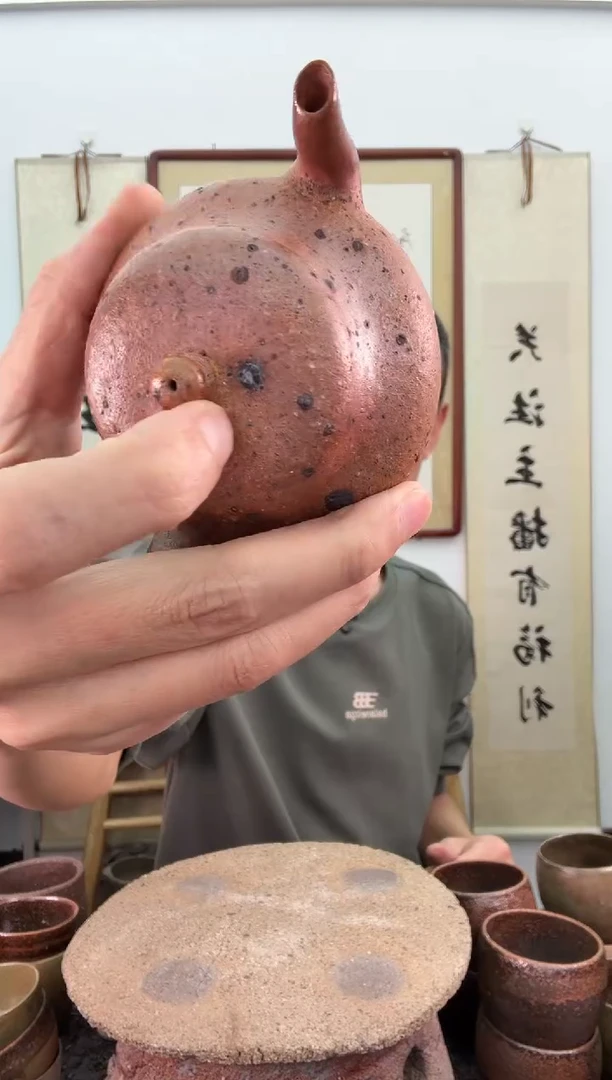 无釉裸烧手工小壶非遗技艺