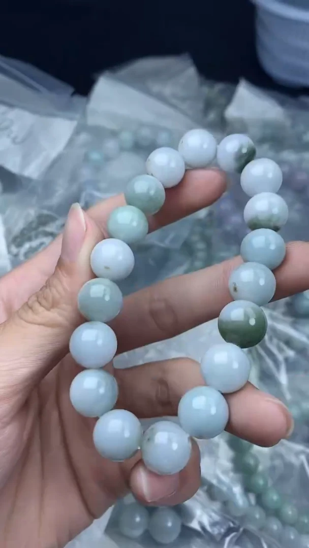 翡翠未镶嵌颈饰珠串