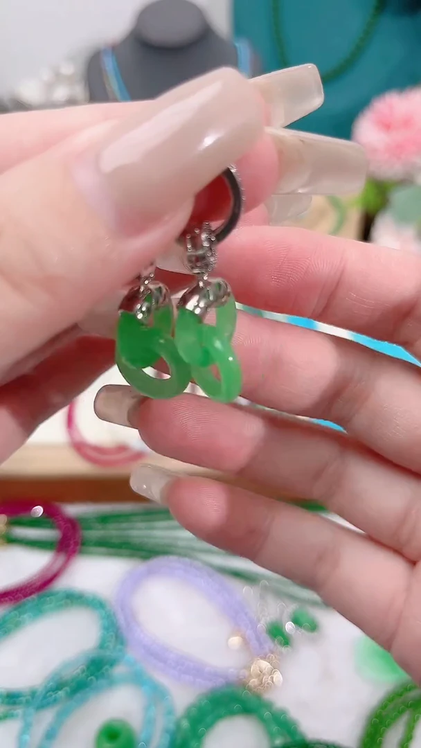 银S925镶嵌翡翠耳饰环环相扣99