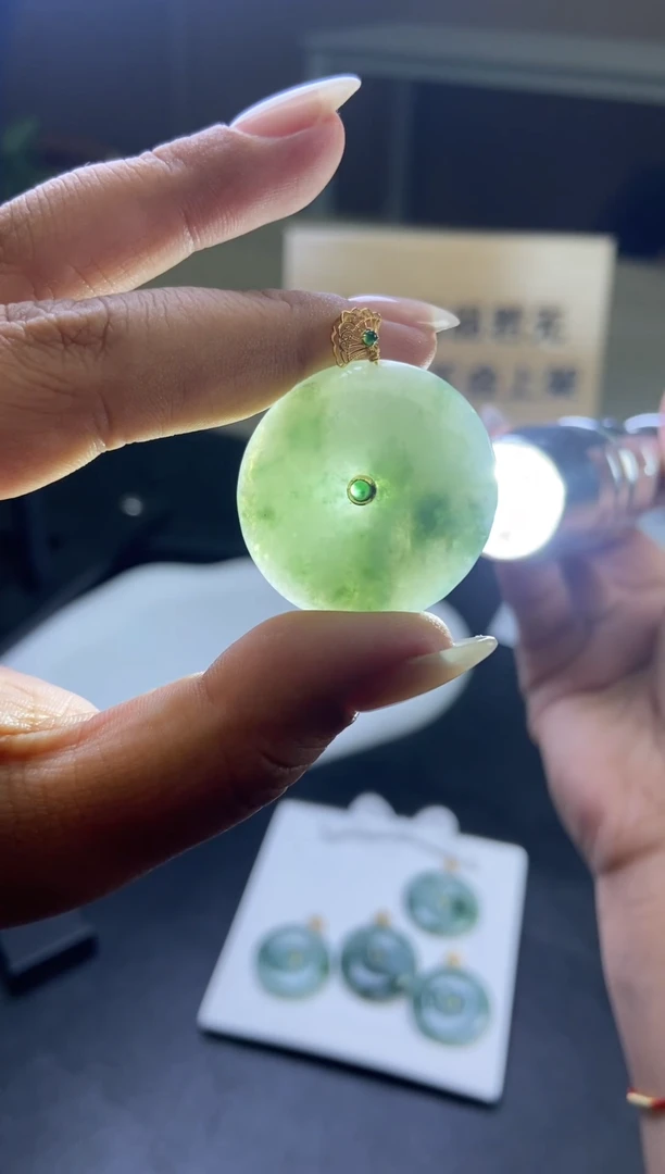 【闪购商品】翡翠颈饰18K金镶嵌PQGJ715发一件