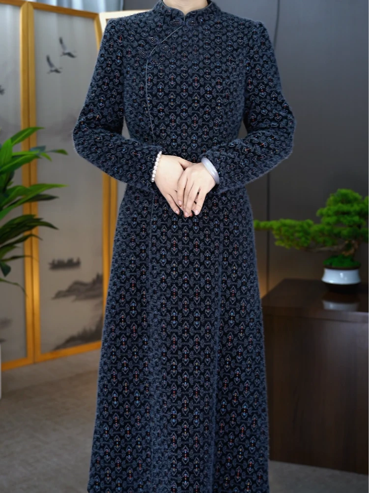 秋冬新款国风气质连衣裙显瘦优中长款高贵复古加厚妈妈装