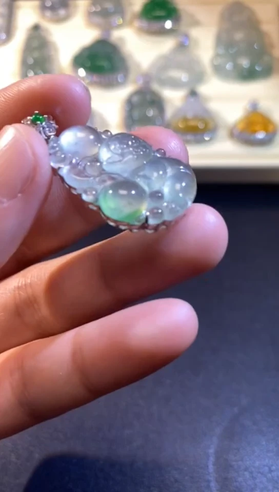 【闪购商品】翡翠吊坠(赠链)18K金镶嵌缅甸天然A货翡翠