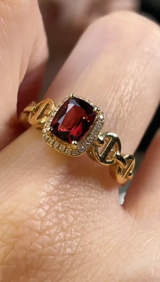 【闪购商品】尖晶石戒指18K金镶嵌主石：1.05ct