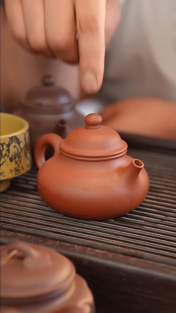 茶壶紫砂容天 北红赤铁 半手工 200cc